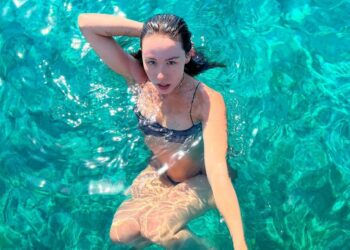 Tutti in Sardegna! 10 volti noti che hanno scelto l'isola per le vacanze