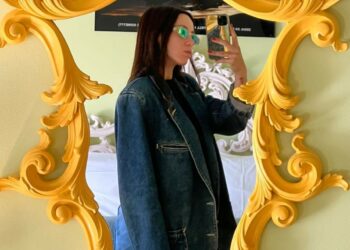 Aurora Ramazzotti nasconde il pancino con la giacca larga?