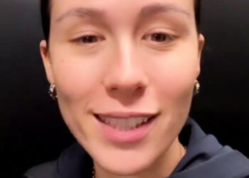 Aurora Ramazzotti incinta confessa: ''Ho ormoni a palla, piango per qualsiasi cosa''