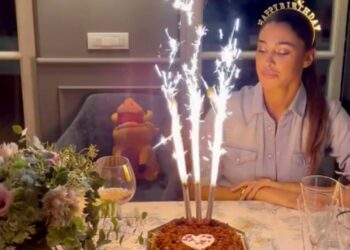 Belen Rodriguez festeggia il compleanno in famiglia con De Martino