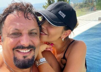 Flora Canto e Enrico Brignano, fuga d'amore in Sicilia