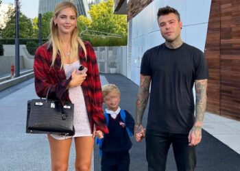 Chiara Ferragni per il primo giorno di scuola di Leone indossa una borsa da 150mila euro: foto