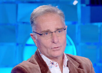 Gli chiedono se davvero non vive più con la moglie Sonia Bruganelli: Paolo Bonolis risponde così