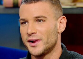 Alex Di Giorgio racconta come ha capito di essere gay: ''Avevo 22 anni e…''