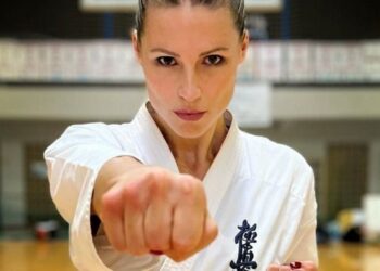 Michelle Hunziker spiega come rallenta l'invecchiamento: ''Sport e 125 grammi di proteine al giorno, 140 di carboidrati e…''