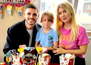 Dopo le pesanti accuse reciproche, gli ex coniugi Wanda Nara e Mauro Icardi si rivedono per il compleanno della figlia: foto