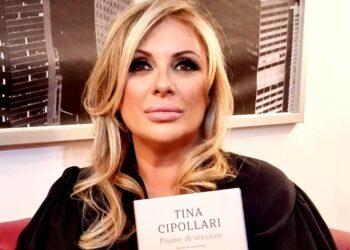 Tina Cipollari parla del suo unico grande amore: ''Divorziato e con due figli, era molto più grande di me e ricchissimo…''