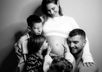 Beatrice Valli incinta del quarto figlio: ''Sono alla 17esima settimana, ho una pancia enorme, questa gravidanza mi ha messo al tappeto''