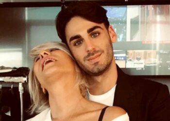 Alberto Urso si è trasferito all'estero su consiglio di Maria De Filippi: ecco dove vive ora