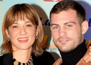 Asia Argento per la prima volta sul red carpet con il fidanzato più giovane di lei di 21 anni: foto