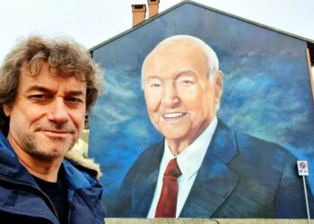 Alberto Angela commosso per il murales per il padre