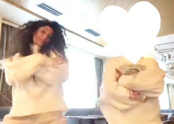 Raffaella Fico torna teenager insieme alla figlia Pia