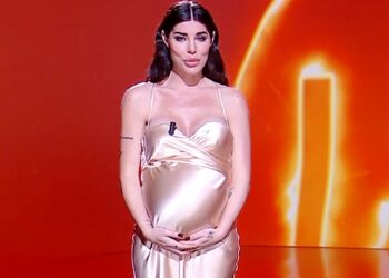 Bianca Atzei col pancione agli sgoccioli a Le Iene: ''Dopo 3 anni di tentativi, partorirò un figlio che ho sempre voluto''