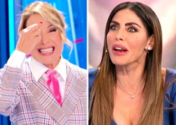 Barbara d'Urso ospita Guendalina Tavassi in tv: ''Lei ha fatto il Botox, io no, guardate''
