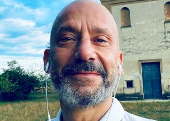 Gianluca Vialli è grave: ricoverato in clinica, la madre 87enne vola a Londra