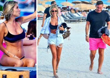 Francesco Totti e Noemi Bocchi in costume a Miami: le foto della vacanza natalizia al caldo