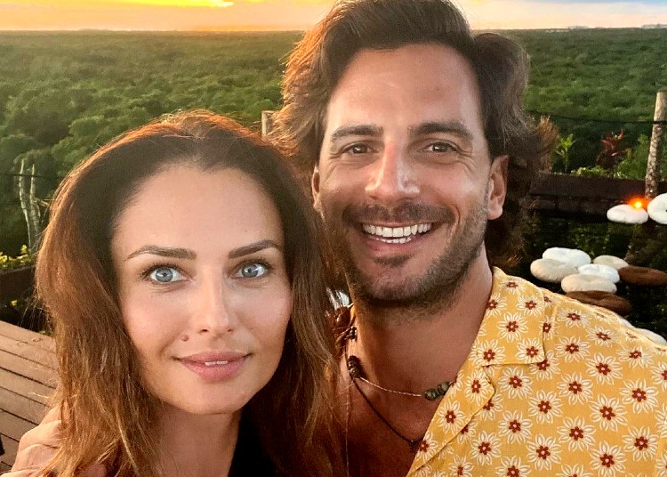 Anna Safroncik felice con il fidanzato Marco - Gossip.it | News sul