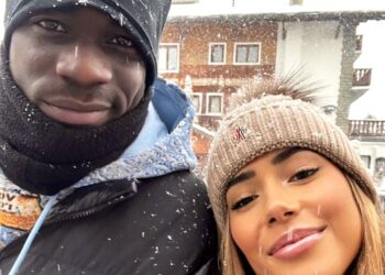 Mario Balotelli romantico con la fidanzata Francesca Monti: vacanza in montagna, foto