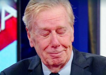 Claudio Lippi scoppia in lacrime per Costanzo in tv: ''Credevo fosse eterno''