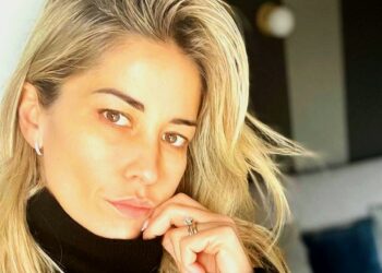 Mal di testa e vomito: Elena Santarelli rivela come ha scoperto il tumore del figlio