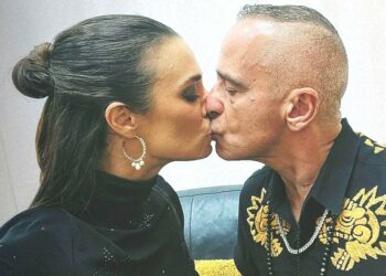 Eros Ramazzotti pubblica la prima foto con la nuova fidanzata: ''Auguri amore mio''