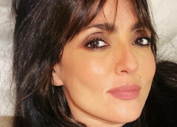 ''Sono rimasta senza lavoro per anni'': Ambra spiega chi l'ha aiutata quando la tv le ha voltato le spalle