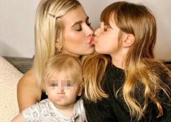 Clizia Incorvaia fa un tenerissimo tatuaggio dedicato ai figli: ecco quale immagini ha impresso sul braccio