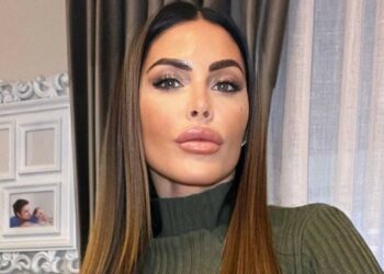 Guendalina Tavassi difende da casa il fratello Edoardo e si scaglia contro la Bruganelli: ''Strega col porro''