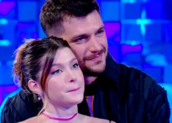 Andrea Zelletta e Natalia Paragoni incinta svelano in tv se avranno un maschietto o una femminuccia