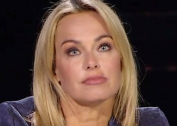 ''La volontà di comunicarlo è solo dei diretti interessati'': Sonia Bruganelli in tv fa una smentita un po' debole della crisi matrimoniale con Bonolis