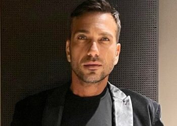 ''Maurizio Costanzo disse che mi avrebbe venduto a tranci'': Costantino Vitagliano racconta il suo rapporto col conduttore e l'ultimo regalo ricevuto da lui