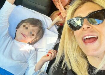 ''Michele è stato operato, ora bisogna pregare'': Paola Caruso posta la prima foto dopo il delicato intervento del figlio