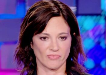 ''Bevevo anche al mattino e passavo giorni interi al buio a letto'': la confessione di Asia Argento