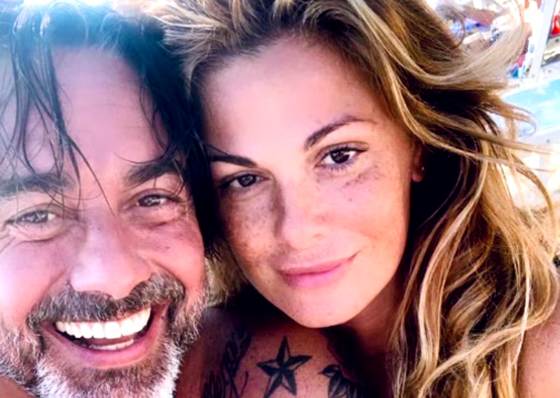 Vanessa Incontrada condivide foto felice con l'ex Rossano Laurini, follower stupiti: ''Siete tornati insieme?''