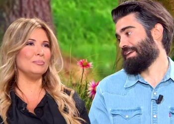 Antonella Clerici incalza Lorenzo Biagiarelli in tv: ''Perché non hai voluto sposare Selvaggia Lucarelli?''. La sua risposta