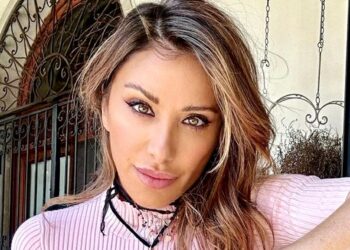 ''Perseguitata da più di 30 anni'': Sabrina Salerno mette fine alla fake news con il referto medico