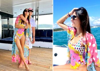 Elisabetta Gregoraci in vacanza con il figlio Nathan Falco a Saint Tropez