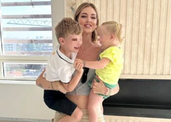 Chiara Ferragni porta i figli Leone e Vittoria sul cantiere della loro nuova casa: il superattico a Milano è quasi pronto