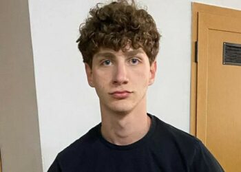 Il fratello di Stefano De Martino e il successo con le donne: ''Nelle amicizie femminili il mio cognome potrebbe aiutare''