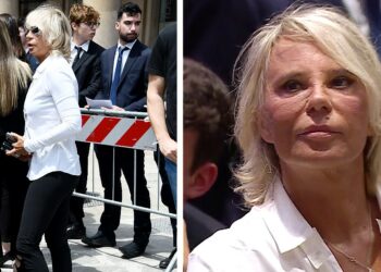 Maria De Filippi al funerale di Silvio Berlusconi vestita di bianco: ecco perché