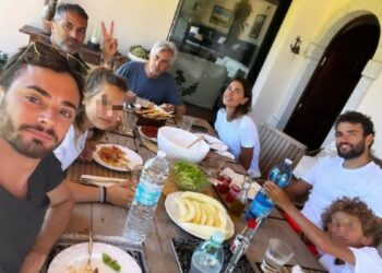 Melissa Satta presenta Matteo Berrettini alla famiglia: pranzo in Sardegna con i parenti di lei, foto