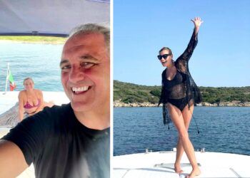 Simona Ventura in bikini in Sardegna con Giovanni Terzi