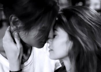 La showgirl Ariadna Romero ufficializza la storia d'amore con il figlio di Julio Iglesias: il post social