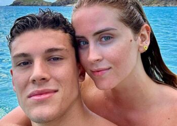 ''Ti meriti di sentirti così sorellina'': Chiara Ferragni commenta le prime foto della sorella Valentina col nuovo giovanissimo fidanzato