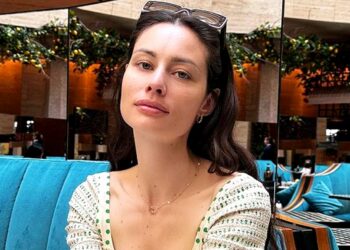 ''Buttavo shottini a terra e lasciavo i cocktail pieni'': Marica Pellegrinelli spiega perché ordinava alcolici ma poi non li beveva