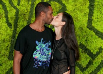 ''E' arrivato il momento di una nuova gravidanza'': Marica Pellegrinelli annuncia di volere un figlio e posa col fidanzato sul red carpet