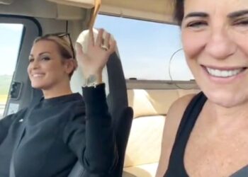 Paola Turci e Francesca Pascale felicissime partono per le vacanze settembrine in camper: le immagini