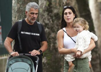 Cecilia Rodriguez tenerissima zia, si prende cura di Luna Marì il giorno del compleanno di Belen: la sorella è partita col fidanzato? Foto