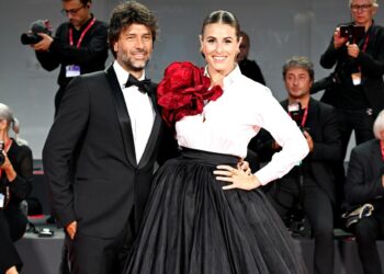 Diana Del Bufalo e il nuovo fidanzato a Venezia 2023: il primo red carpet in coppia, foto