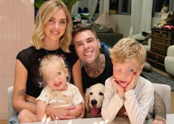 Fedez compie 34 anni e festeggia prima in famiglia e poi parte per Manchester
